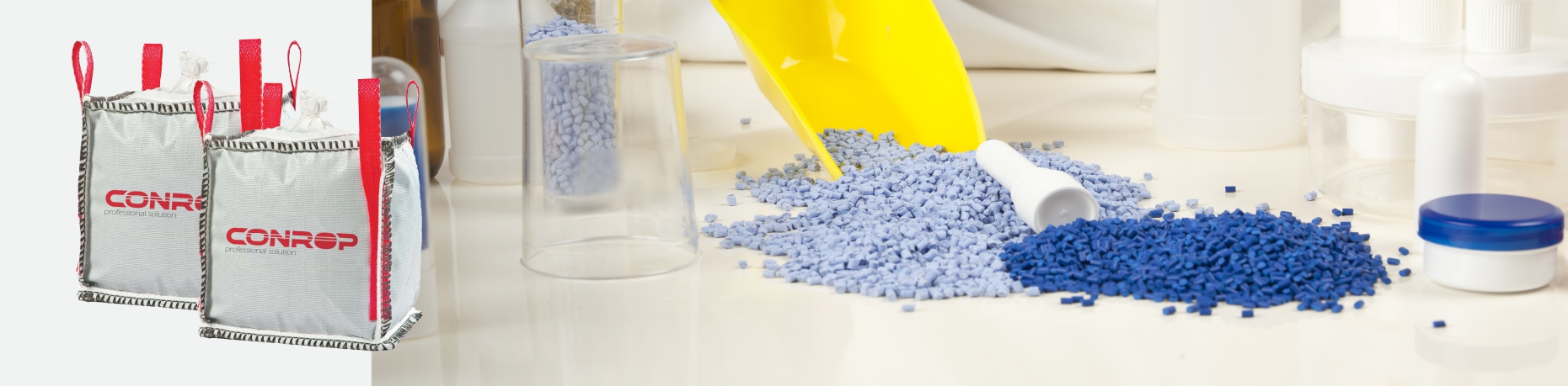 V chemickém průmyslu se používají vaky z řady čisté výroby s požadavkem na kvalitu a čistotu. Časté jsou vaky z režné tkaniny doplněné o PE fólii. Využití najdou vaky s konstrukcí, antistatické a vodivé či UN vaky pro přepravu nebezpečného materiálu.